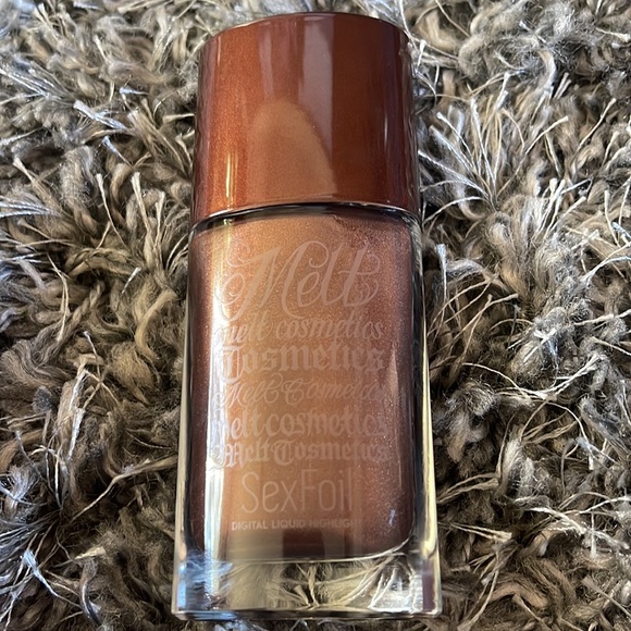 Melt Cosmetics - Picture 3 of 4